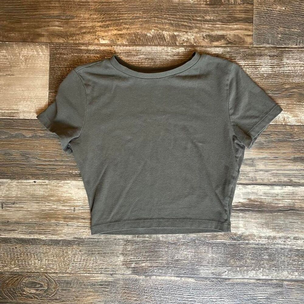 Wild Fable Olive Green Cropped Baby Tee (Size XS)